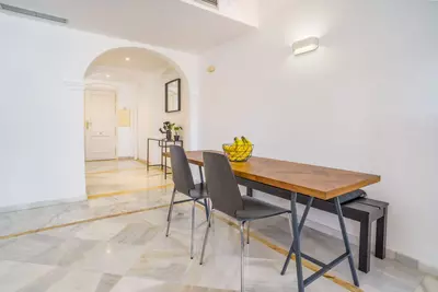 Middle Floor Apartment in Nueva Andalucía