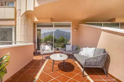Middle Floor Apartment in Nueva Andalucía