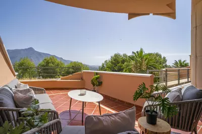 Middle Floor Apartment in Nueva Andalucía