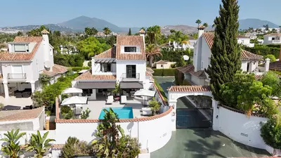 Detached Villa in Nueva Andalucía