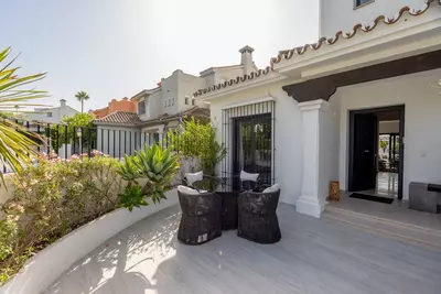 Detached Villa in Nueva Andalucía