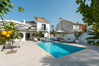 Detached Villa in Nueva Andalucía