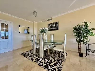 Middle Floor Apartment in Marbella