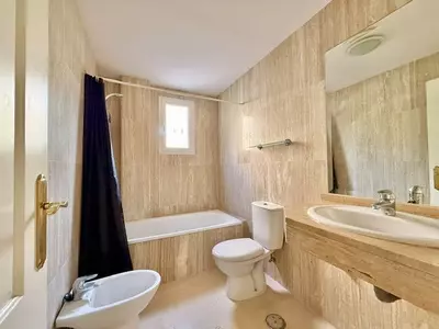 Middle Floor Apartment in Marbella