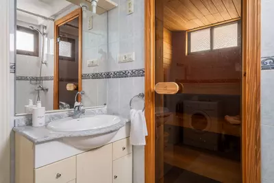 Middle Floor Apartment in Estepona