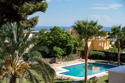 Middle Floor Apartment in Estepona