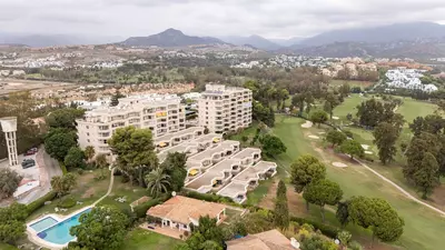Middle Floor Apartment in Estepona