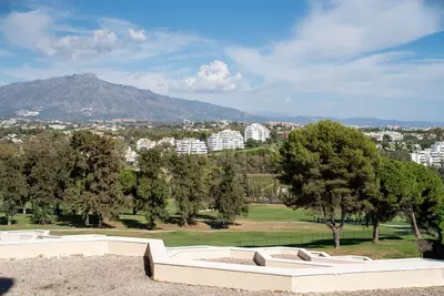 Middle Floor Apartment in Estepona
