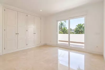Middle Floor Apartment in Marbella