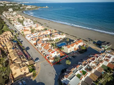 Semi-Detached House in Casares Playa