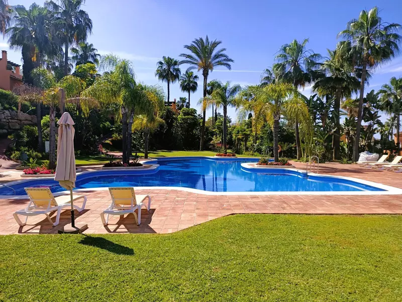 Townhouse in El Paraiso