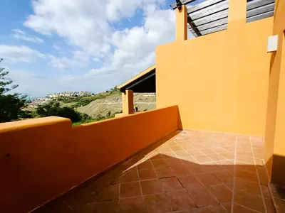Townhouse in El Paraiso