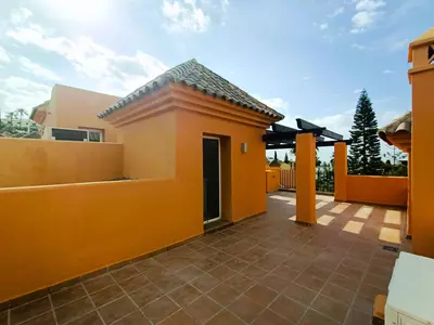 Townhouse in El Paraiso
