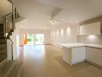 Townhouse in El Paraiso