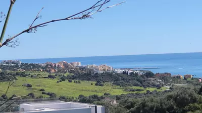 Middle Floor Apartment in Estepona