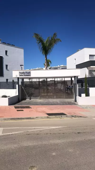 Middle Floor Apartment in Estepona