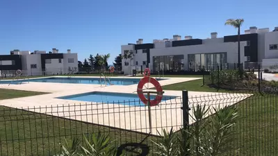 Middle Floor Apartment in Estepona
