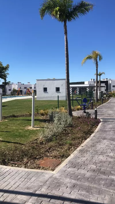 Middle Floor Apartment in Estepona