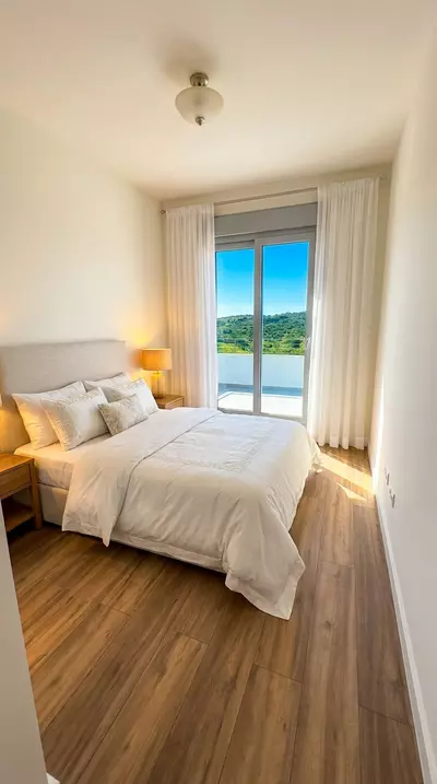Middle Floor Apartment in Estepona