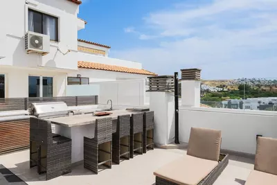 Middle Floor Apartment in Estepona