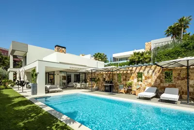 Detached Villa in Nueva Andalucía