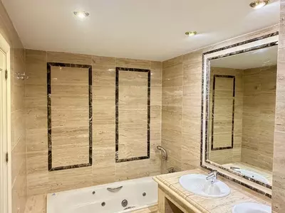 Middle Floor Apartment in Marbella