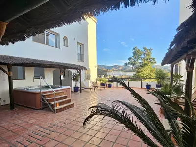 Middle Floor Apartment in Estepona
