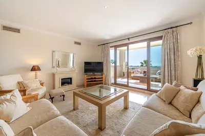 Middle Floor Apartment in El Paraiso