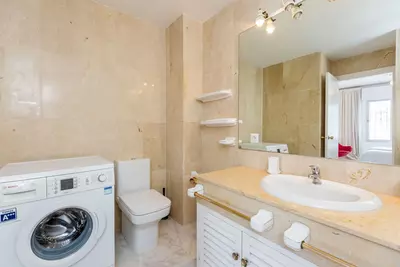 Top Floor Apartment in Puerto Banús