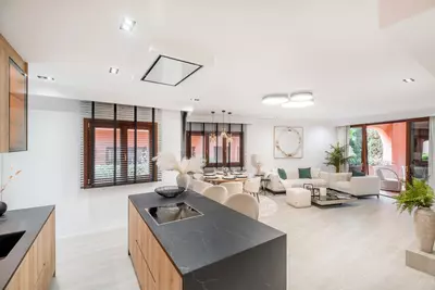 Middle Floor Apartment in Estepona