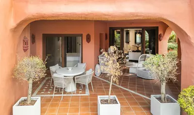 Middle Floor Apartment in Estepona