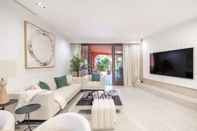 Middle Floor Apartment in Estepona