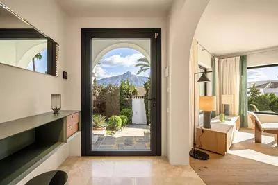 Detached Villa in Nueva Andalucía