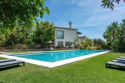 Semi-Detached House in Nueva Andalucía