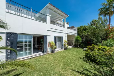 Semi-Detached House in Nueva Andalucía