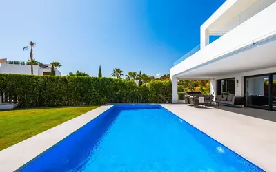 Detached Villa in Nueva Andalucía