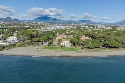 Middle Floor Apartment in Estepona