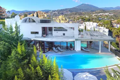 Detached Villa in Nueva Andalucía