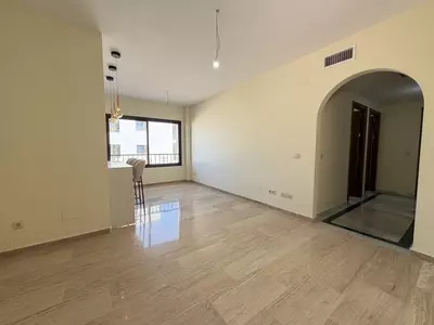Middle Floor Apartment in Estepona