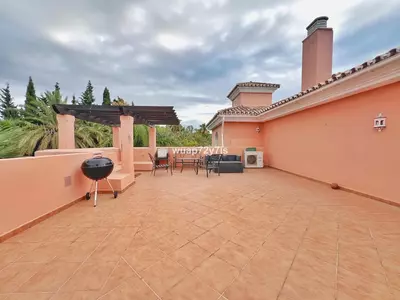 Middle Floor Apartment in Costalita