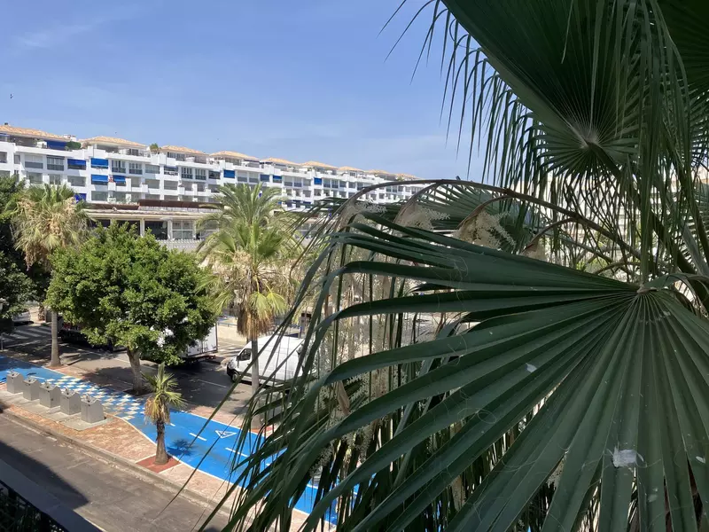 Middle Floor Apartment in Puerto Banús