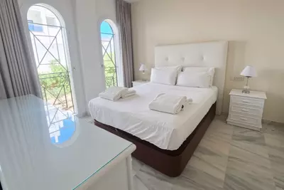Middle Floor Apartment in Estepona
