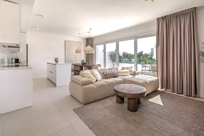 Middle Floor Apartment in Estepona