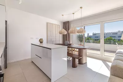 Middle Floor Apartment in Estepona