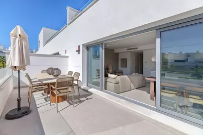 Middle Floor Apartment in Estepona