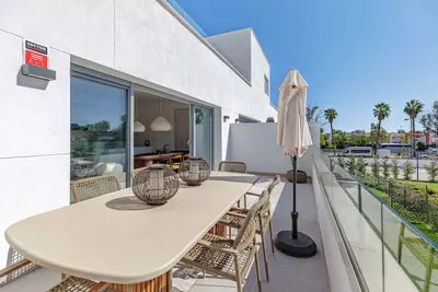 Middle Floor Apartment in Estepona