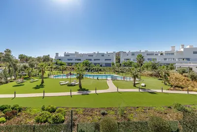 Middle Floor Apartment in Estepona