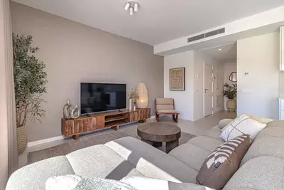 Middle Floor Apartment in Estepona