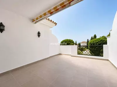 Townhouse in El Paraiso