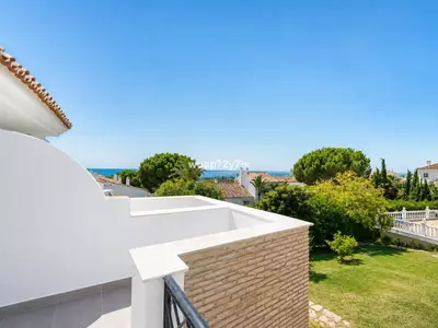 Townhouse in El Paraiso